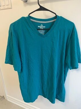 Men’s Teal V-Neck Shirt